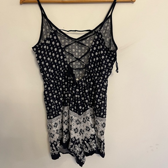 5/20$ Garage Navy Blue Boho Patterned Spaghetti Strap Onepiece size Small - Picture 5 of 5